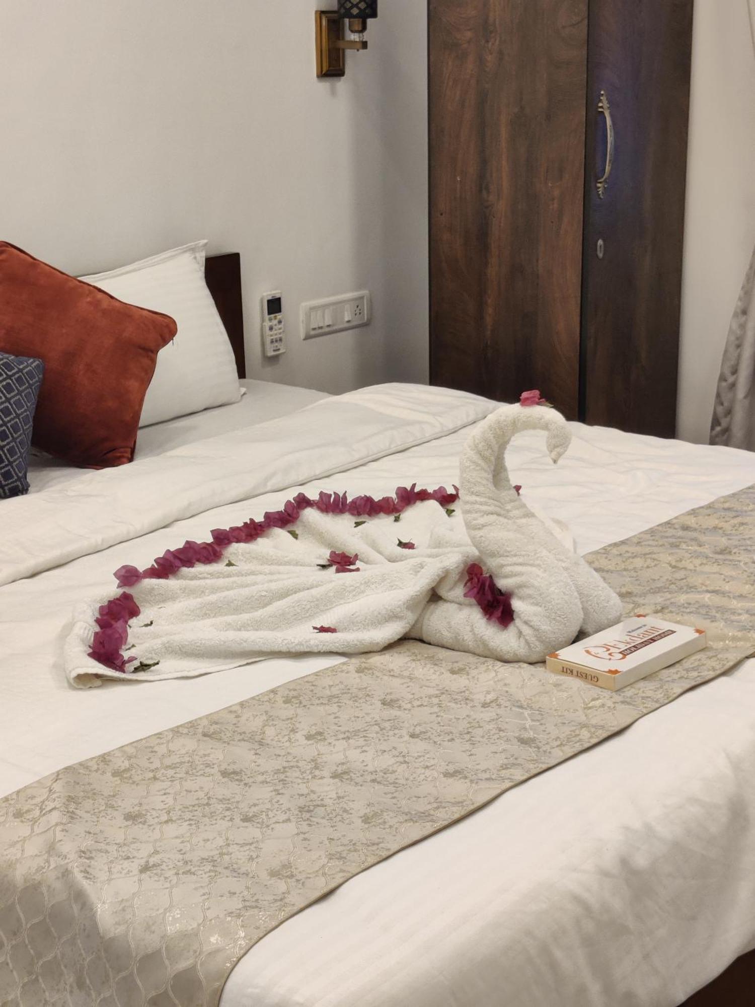 Whitehouse Homestay By Oxystays Hospitality Alībāg Dış mekan fotoğraf